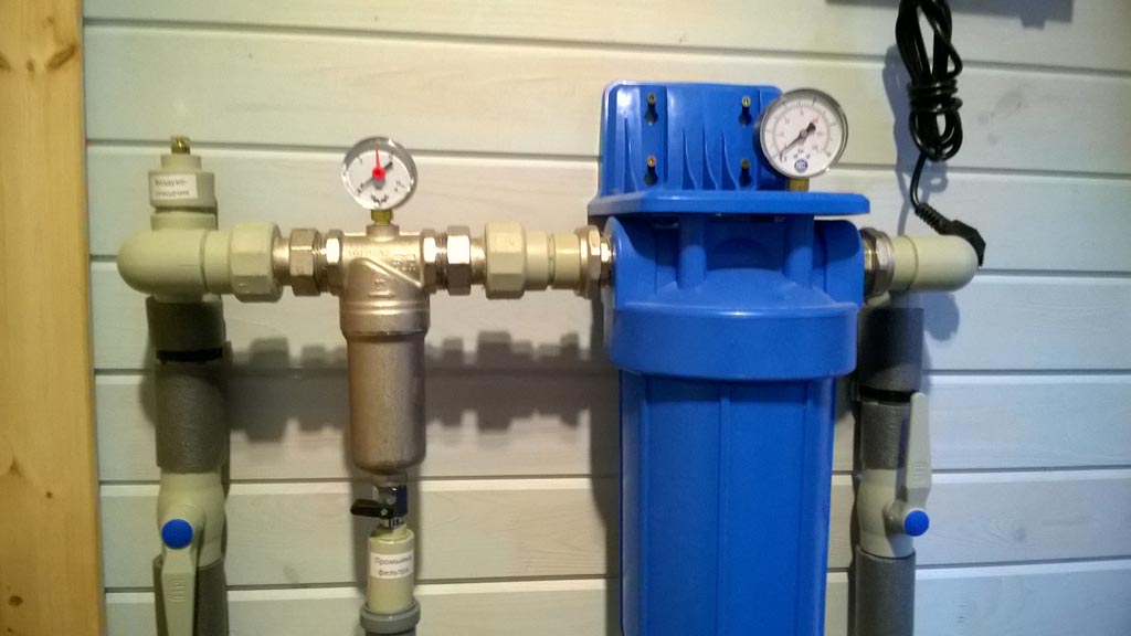 Монтаж систем горячего и холодного водоснабжения в коттедже